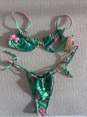 Nasty Gal Green Tropical Floral Underwire Bikini with Pink Flowers